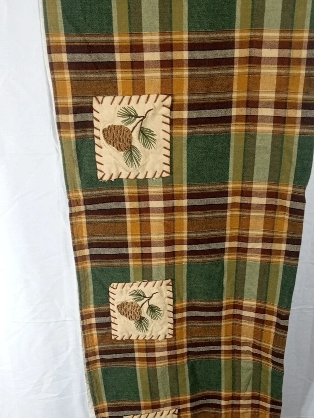 Green and Brown Plaid Decorative Valance With Pine Cones And Needles Appliqués